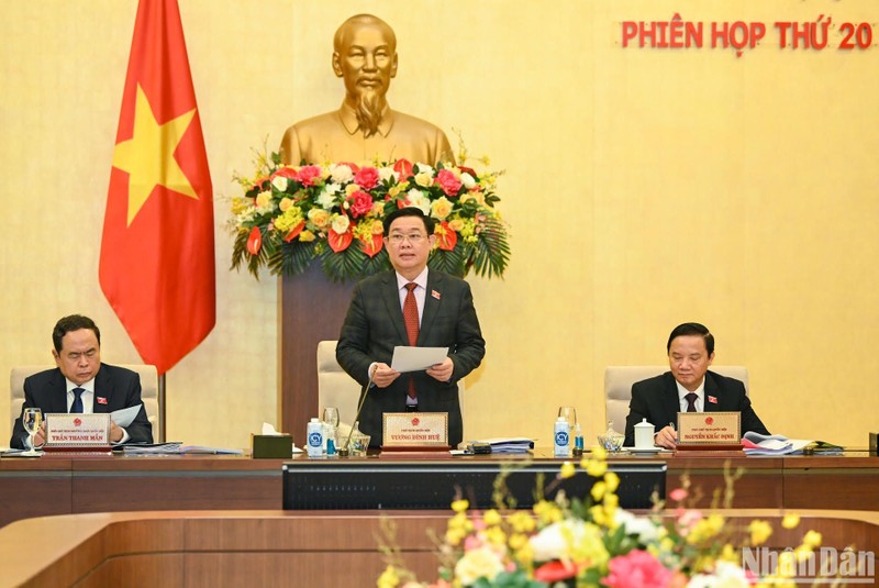 Chủ tịch Quốc hội Vương Đình Huệ phát biểu tại Phiên họp thứ 20 của Ủy ban Thường vụ Quốc hội.