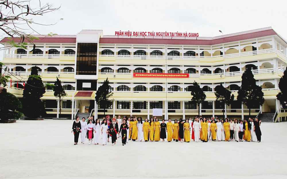 
Phân hiệu ĐHTN tại tỉnh Hà Giang được thành lập trên cơ sở Trường Cao đẳng Sư phạm Hà Giang.