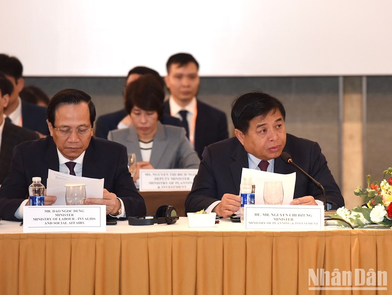 Bộ trưởng Kế hoạch và Đầu tư Nguyễn Chí Dũng phát biểu tại Diễn đàn.