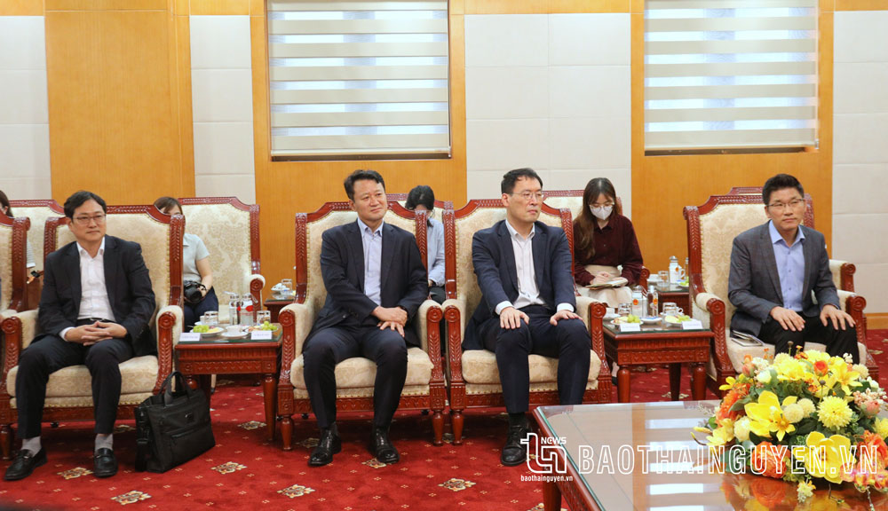 Lãnh đạo các nhà máy thuộc Tổ hợp Samsung Việt Nam tham dự buổi làm việc.