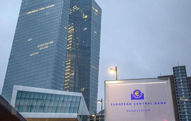 Tòa nhà trụ sở Ngân hàng Trung ương châu Âu (ECB) tại Frankfurt am Main, miền Tây Đức. (Ảnh: AFP/TTXVN)