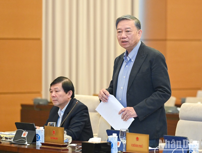 Bộ trưởng Công an Tô Lâm phát biểu ý kiến tại phiên họp.