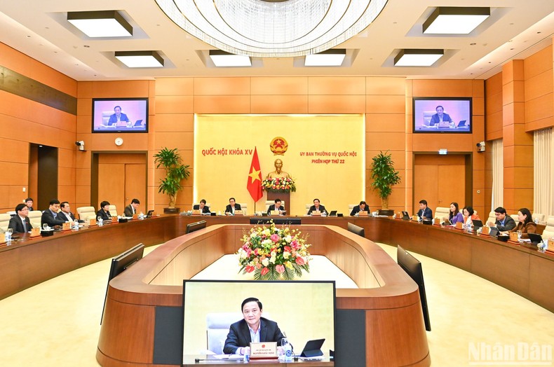 Quang cảnh phiên họp của Ủy ban Thường vụ Quốc hội sáng 11/4.