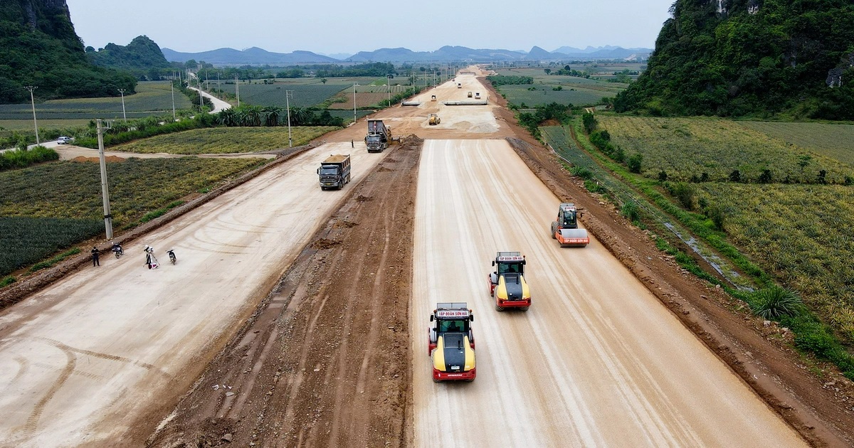 8/11 gói thầu dự án kết nối giao thông các tỉnh miền núi phía Bắc đã được triển khai thi công.
