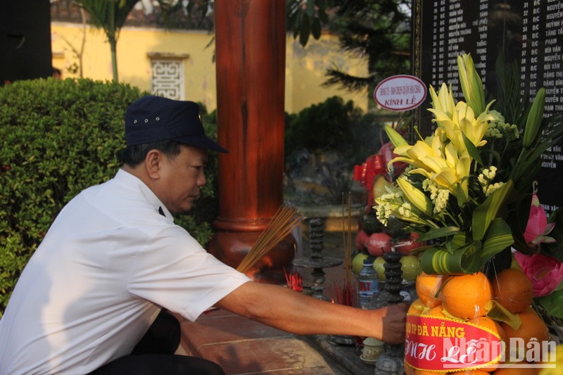 Xúc động lễ tưởng niệm 64 liệt sĩ Gạc Ma tại Đà Nẵng.