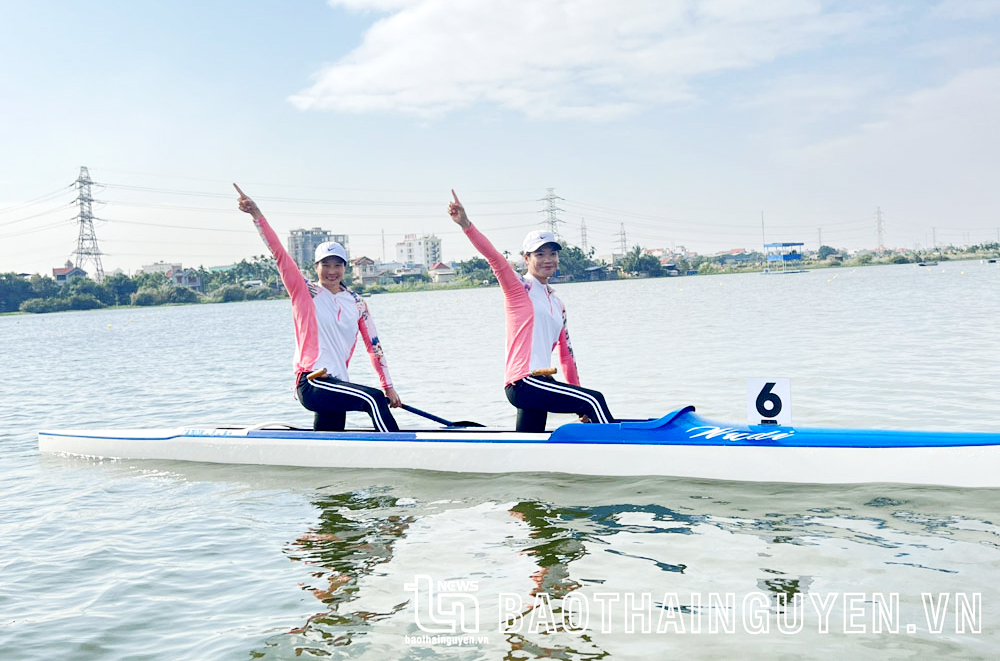 2 VĐV Nguyễn Thị Ngân, Nguyễn Hồng Thái xuất sắc giành HCV môn Đua thuyền ở cự ly 200m C2 tại Đại hội Thể thao toàn quốc lần thứ IX năm 2022.