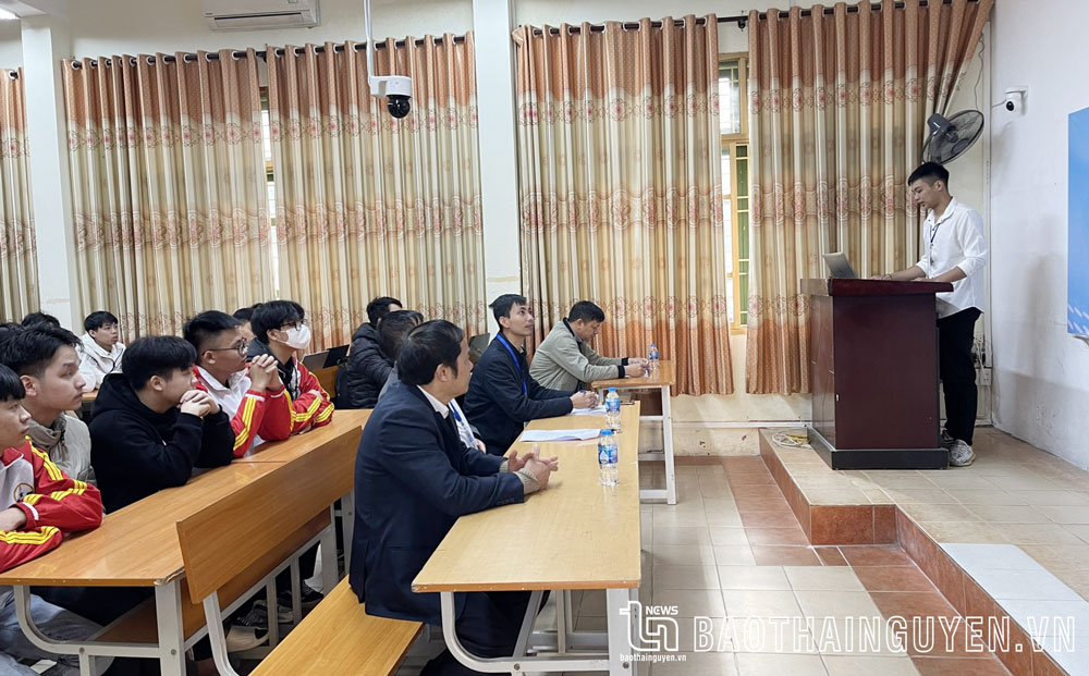 Trường Đại học Kỹ thuật công nghiệp Thái Nguyên thường niên tổ chức các hội thảo nghiên cứu khoa học trong sinh viên.
