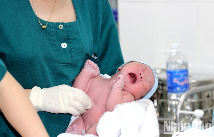 Em bé vừa chào đời tại Bệnh viện Phụ sản Trung ương.