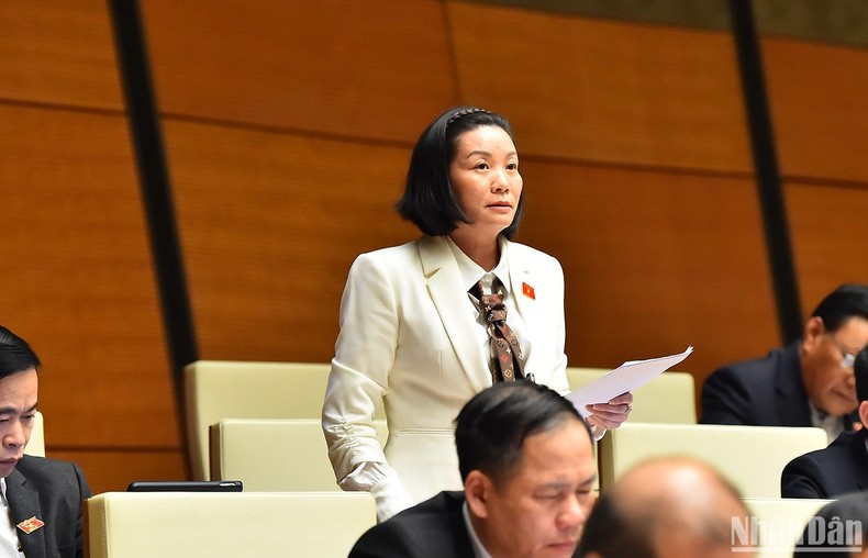 Đại biểu Nguyễn Minh Tâm - Đoàn đại biểu Quốc hội tỉnh Quảng Bình góp ý kiến vào dự thảo Luật.