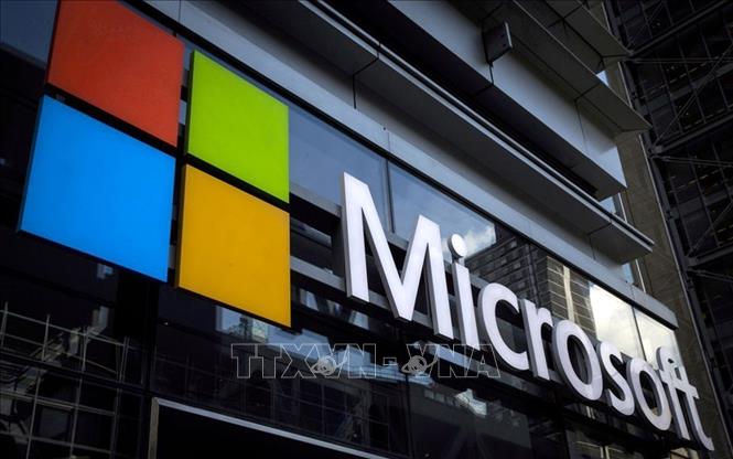 Logo của Microsoft tại tòa nhà ở New York City, Mỹ. Ảnh tư liệu: REUTERS/TTXVN