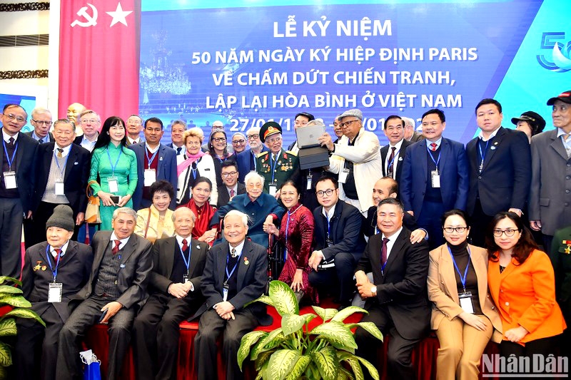 Các đại biểu dự Lễ kỷ niệm 50 năm Ngày ký Hiệp định Paris về chấm dứt chiến tranh, lập lại hòa bình tại Việt Nam (27/1/1973-27/1/2023).