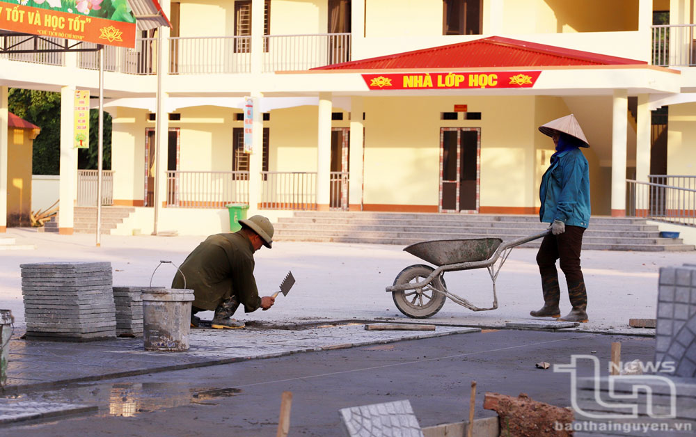 Xã Phương Giao phấn đấu đến cuối năm 2024 hoàn thành đầu tư khoảng 4 tỷ đồng xây dựng, tu sửa, mua sắm trang thiết bị dạy học còn thiếu cho Trường THCS Phương Giao và Trường Tiểu học & THCS Xuất Tác.