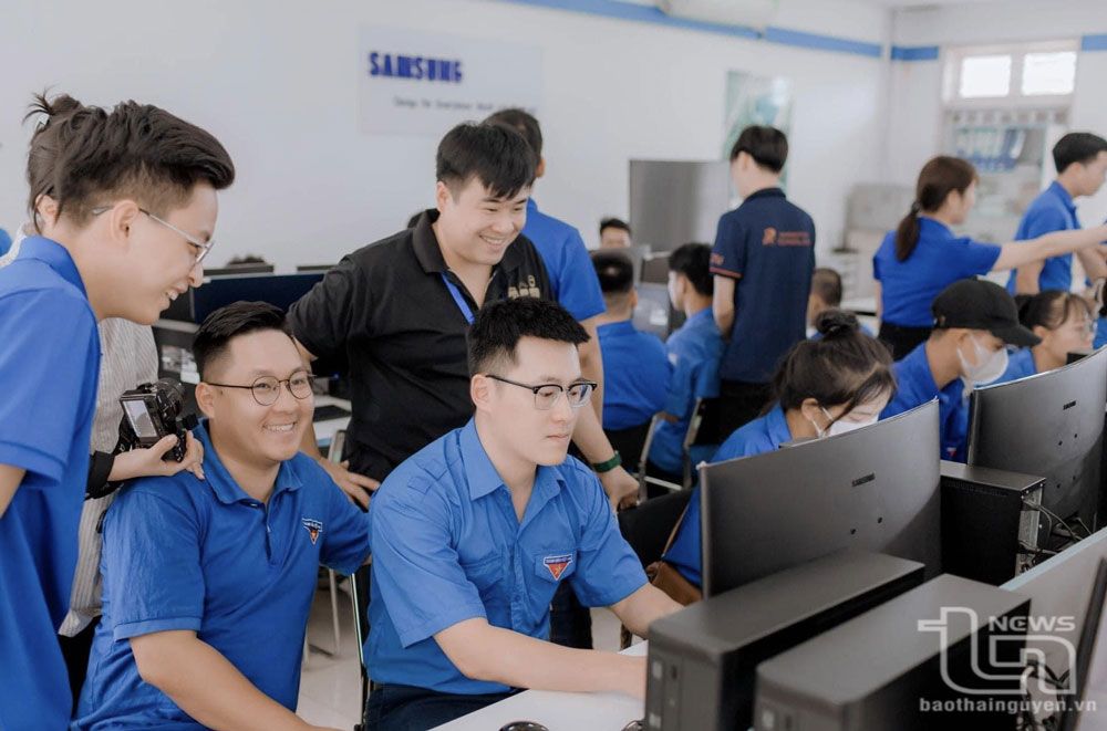 Sinh viên Đại học Thái Nguyên dự tập huấn nâng cao năng lực số.
