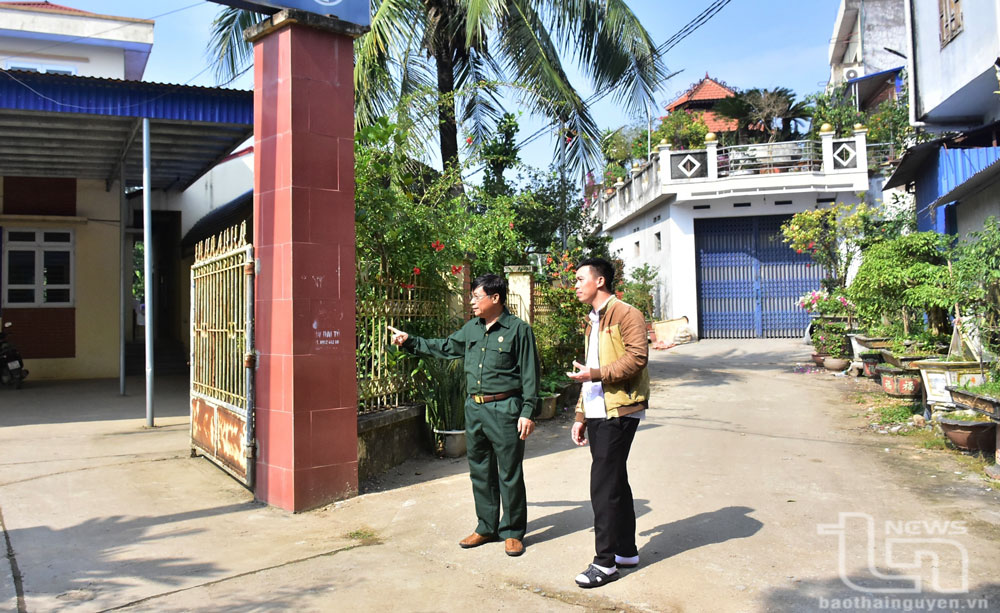 Ông Nguyễn Đức Lâm hiến 35m2 đất, ủng hộ tiền để làm đường vào Trạm Y tế xã và khu dân cư xóm Thắng Lợi, xã Yên Lãng.