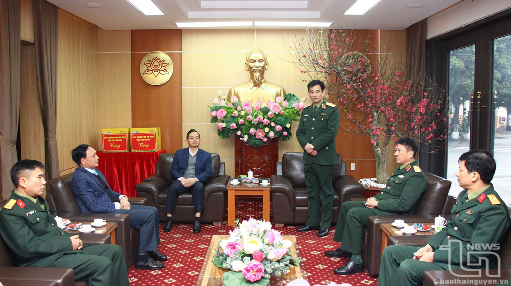 Thay mặt lãnh đạo Bộ Quốc phòng, Thiếu tướng Nguyễn Viết Tuyên chúc Tết Đảng bộ, chính quyền và Nhân dân các dân tộc tỉnh Thái Nguyên