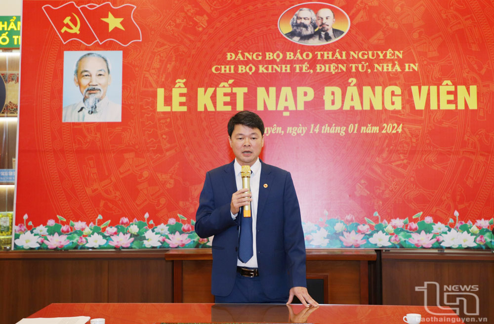 Đồng chí Nguyễn Ngọc Sơn, Bí thư Đảng ủy, Tổng Biên tập Báo Thái Nguyên, phát biểu tại buổi Lễ.