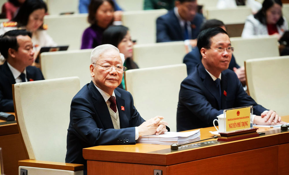 越共中央总书记阮富仲(左)等党、国家领导出席。