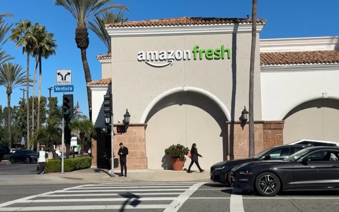 Amazon chuyển đổi một số cửa hàng vật lý sang Whole Foods