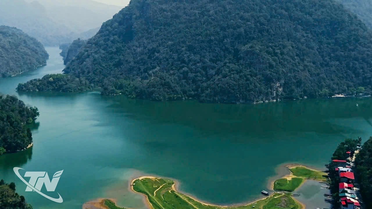 Ba Be Lake - one of the two key tourism areas in Thai Nguyen province.