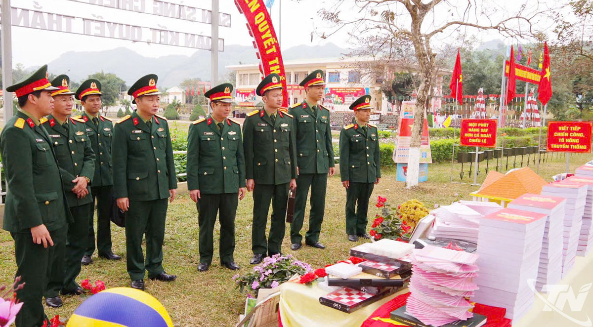 Đoàn công tác kiểm tra hệ thống giáo án, sổ sách, mô hình học cụ phục vụ công tác huấn luyện năm 2026
