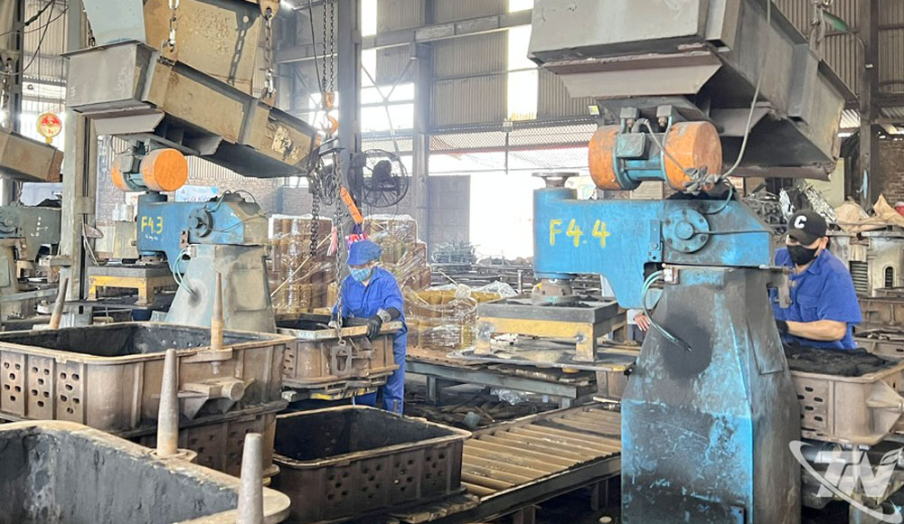 Công nhân Công ty CP Kim khí Bắc Thái được giải phóng sức lao động nhờ các công đoạn nặng nhọc được thay thế bằng hệ thống gia công chính xác và bán tự động.