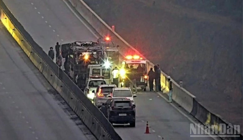 Tai nạn trên cao tốc Diễn Châu-Bãi Vọt đêm 2/1.