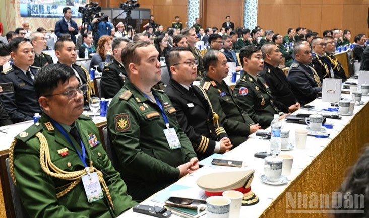 Các đại biểu quốc tế tham dự hội nghị. 