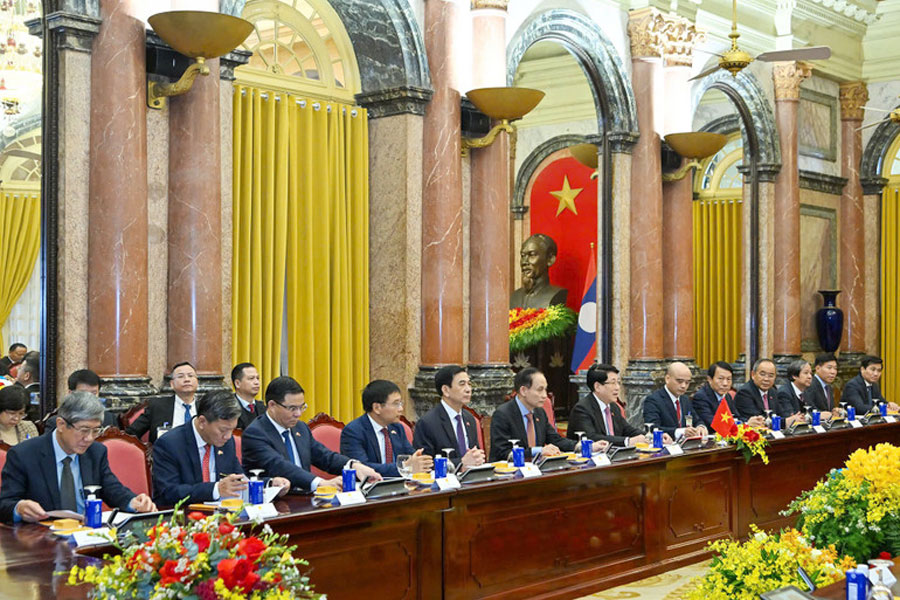 Các đại biểu Việt Nam tại cuộc hội kiến (Ảnh THỦY NGUYÊN)