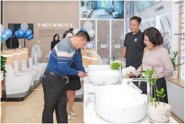 Nhà Sang cung cấp đa dạng các thiết bị vệ sinh thông minh.