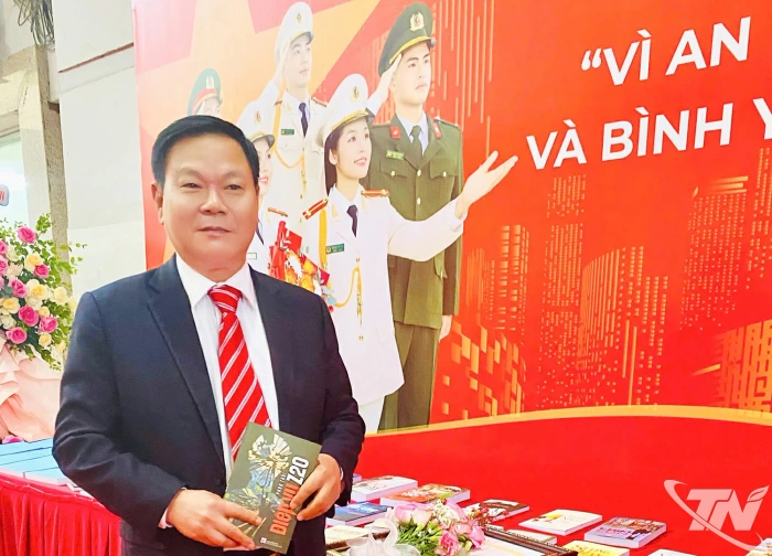 Khi người lính cầm bút