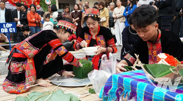 Rộn ràng 'Hương sắc vùng cao' tại Trường Phổ thông Vùng cao Việt Bắc