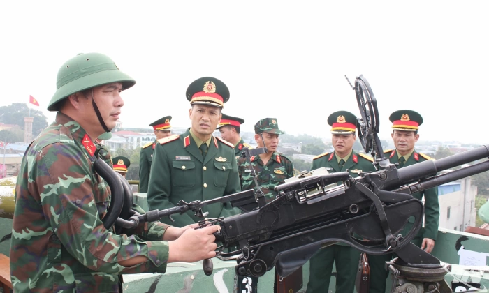 Kiểm tra công tác sẵn sàng chiến đấu tại Ban Chỉ huy Phòng thủ khu vực 3 - Sông Công