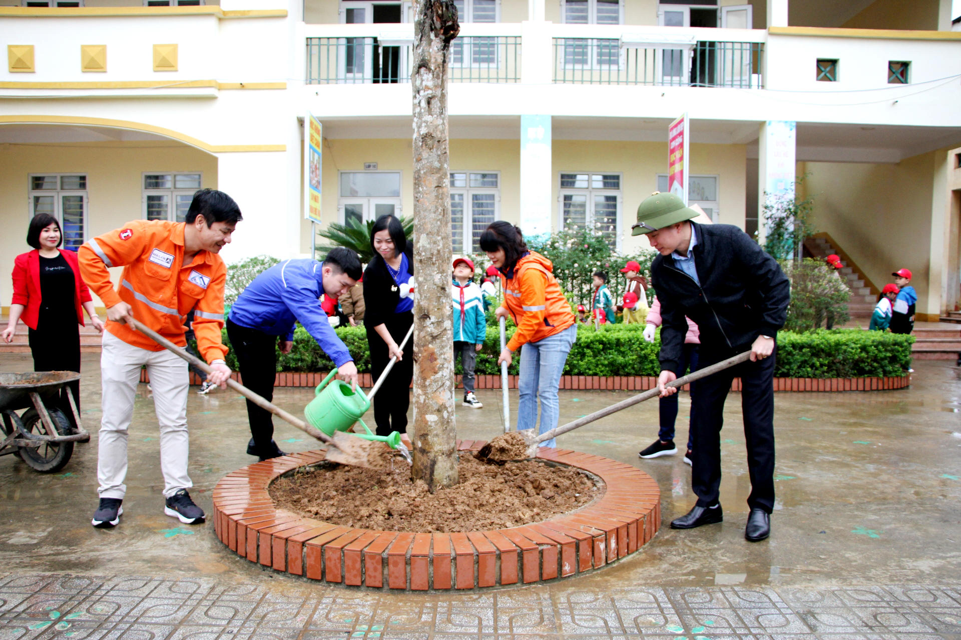 Nui Phao Company donated 03 trees planted at the school campus.