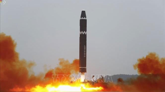 Một vụ phóng thử tên lửa đạn đạo liên lục địa Hwasong-15 của Triều Tiên ngày 18/2/2023. (Ảnh: Yonhap/TTXVN)