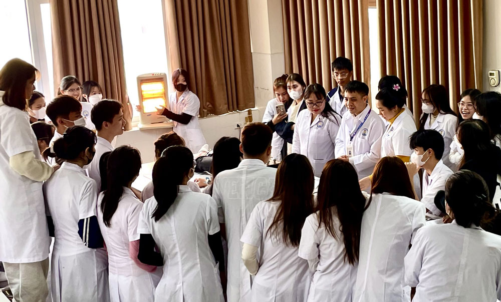 A class at the Thai Nguyen University of Medicine and Pharmacy.