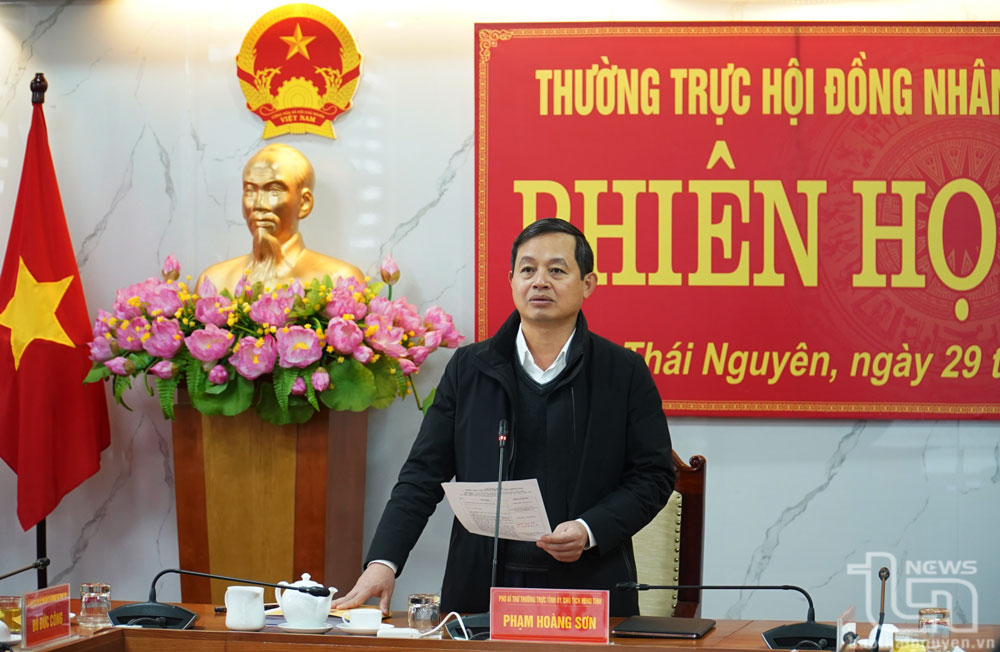 Đồng chí Phạm Hoàng Sơn, Phó Bí thư Thường trực Tỉnh ủy, Chủ tịch HĐND tỉnh, nhấn mạnh những nội dung cần lưu ý trong quá trình giám sát của các ban HĐND tỉnh.