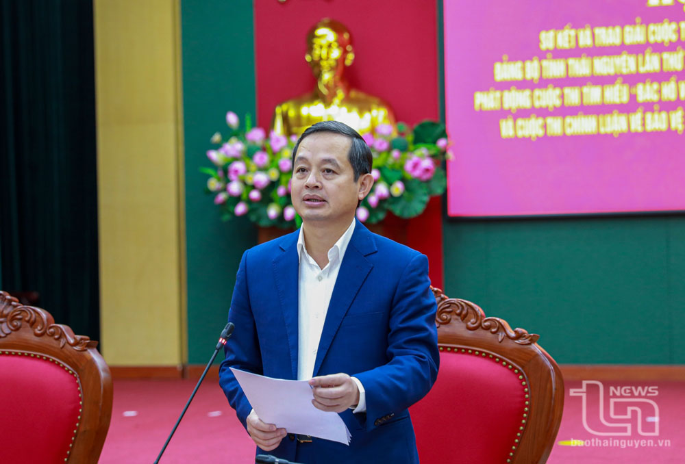 Đồng chí Phó Bí thư Thường trực Tỉnh ủy Phạm Hoàng Sơn phát biểu tại Hội nghị.