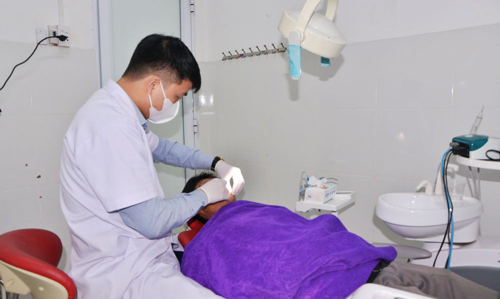 
Khách hàng khi đến khám và điều trị các bệnh liên quan đến răng - hàm - mặt tại Phòng khám đa khoa Hà Nội - Phú Bình đều được hưởng bảo hiểm y tế theo quy định.