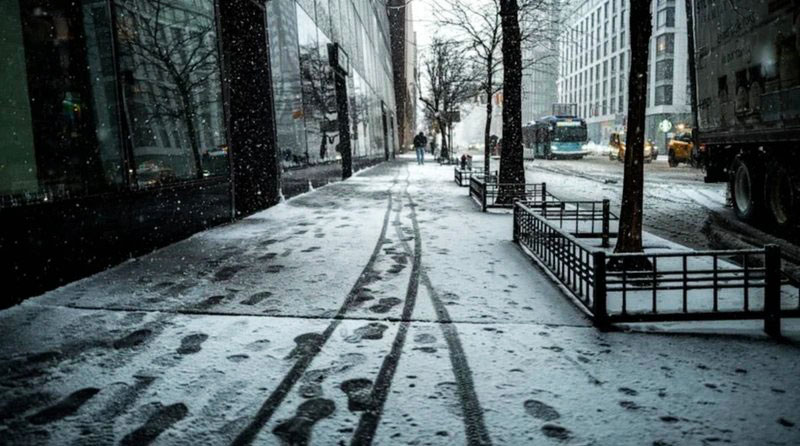 Tuyết rơi liên tục suốt nhiều giờ tại New York. 