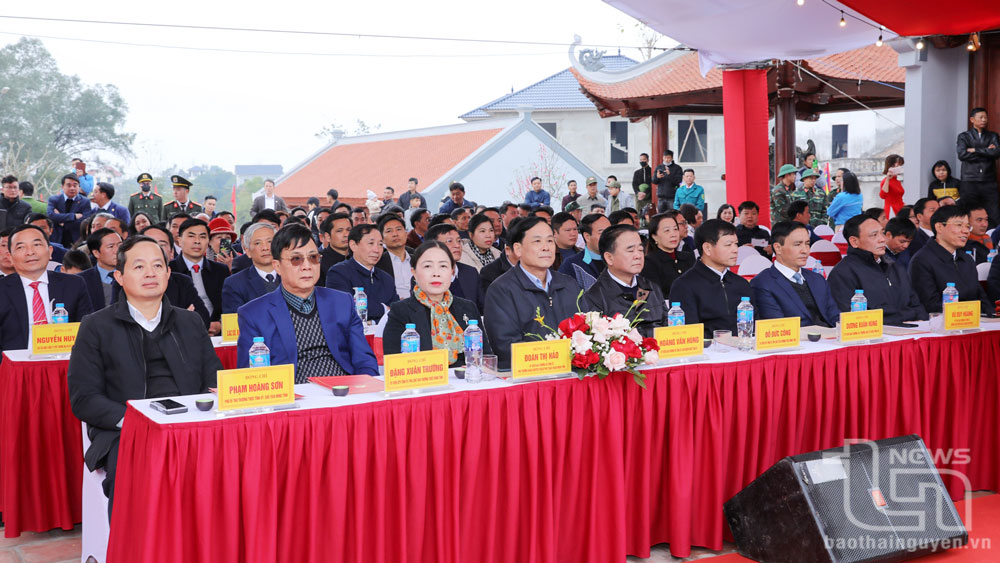 Các đại biểu dự buổi Lễ.