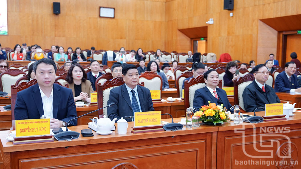 Các đại biểu dự chương trình.
