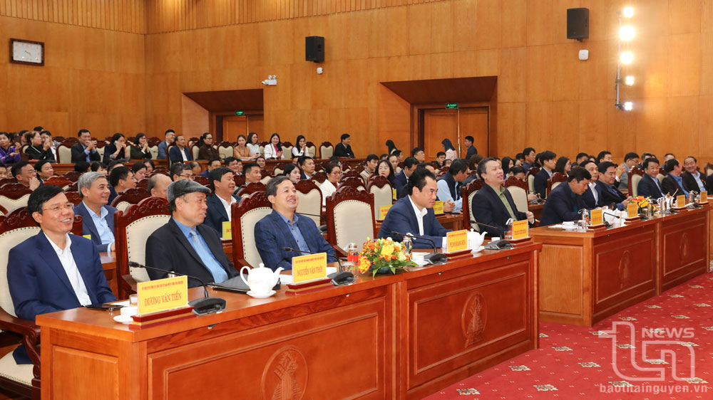 Các đại biểu dự buổi gặp mặt.