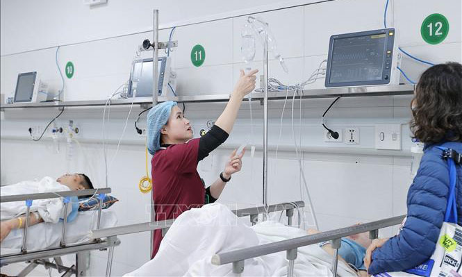 Chủ động bảo đảm nhân lực, thuốc, chế phẩm máu, dịch truyền, vật tư, hóa chất, thiết bị y tế, ôxy y tế; bố trí giường bệnh, phương tiện phục vụ thu dung, điều trị và cấp cứu, tập trung tai nạn giao thông, cháy nổ, chấn thương, ngộ độc thực phẩm trong dịp Tết Nguyên đán Bính Ngọ 2026.