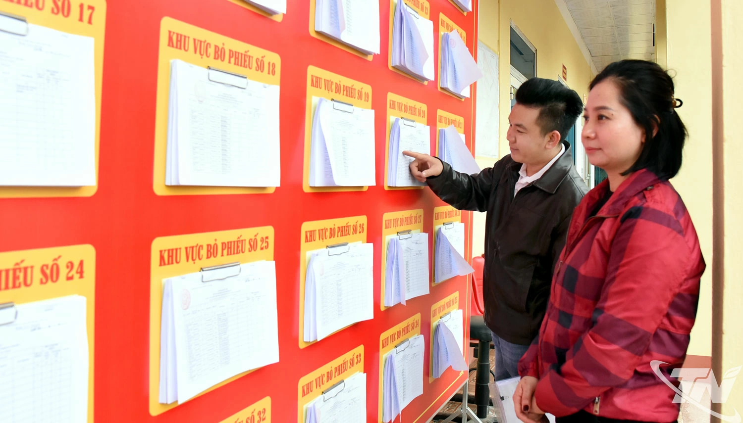 Danh sách cử tri được niêm yết công khai tại trụ sở phường Linh Sơn.