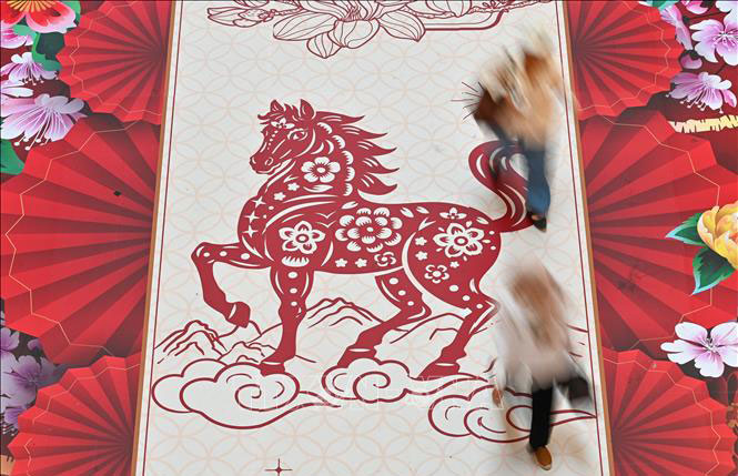 Trung tâm thương mại ở Kuala Lumpur, Malaysia, được trang hoàng đón Tết Nguyên đán.