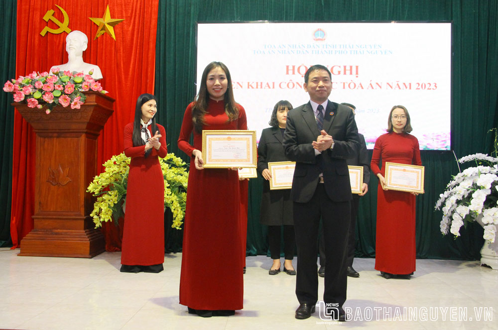 Năm 2022, thẩm phán Ngô Thị Thu Thuận có nhiều thành tích xuất sắc trong công tác, được các cấp, ngành biểu dương.