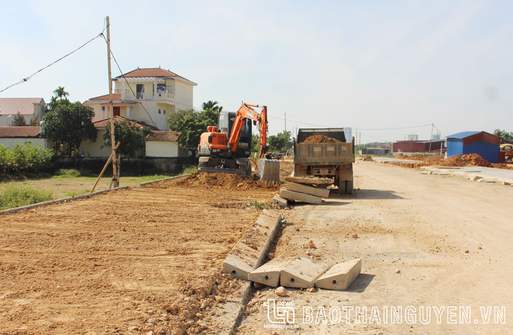 Công trình nâng cấp đường khu dân cư Đồng Bẩm đang được đẩy nhanh tiến độ.