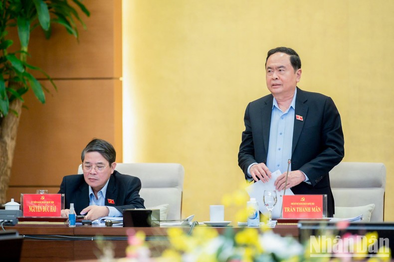 Phó Chủ tịch Thường trực Quốc hội Trần Thanh Mẫn phát biểu ý kiến tại cuộc họp.