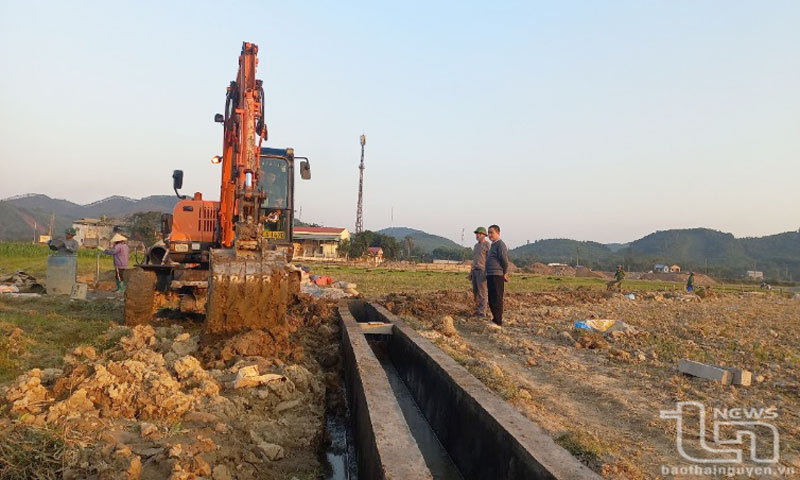 Huyện Phú Lương xây dựng trên 700m mương tại xóm Đồng Chằm (xã Động Đạt) để phục vụ sản xuất.