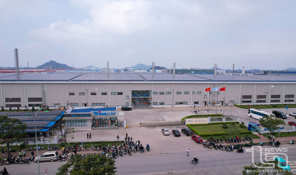 2 dự án của Tập đoàn Trina Solar đang hoạt động ổn định tại Khu công nghiệp Yên Bình. Ảnh: Nguyên Ngọc